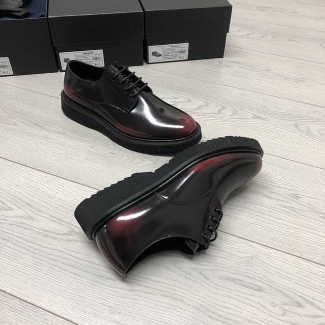 Smooth Prad* Derby men's shoes have arrived. Counter quality, hand-rubbed color