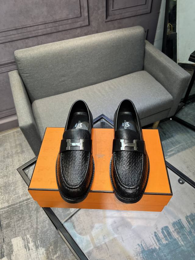 H's new leather shoes are the hottest classics. Made with Italian calfskin upper