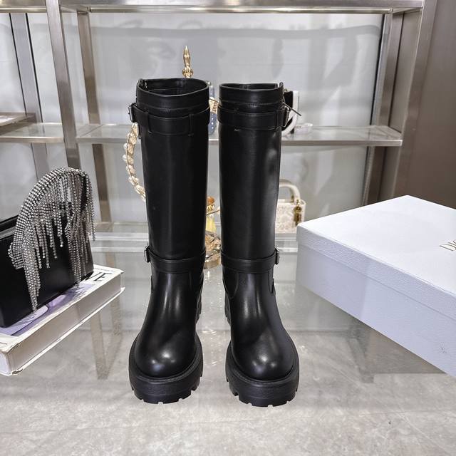 Factory Di0R Dior 2025 Fall/Winter new high-top boots. The Dior logo-emblazoned