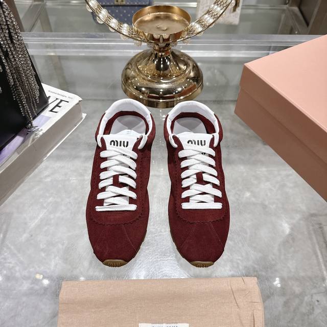 Factory Miumiu Miu Miu 25 autumn and winter new dirty white shoes are particula