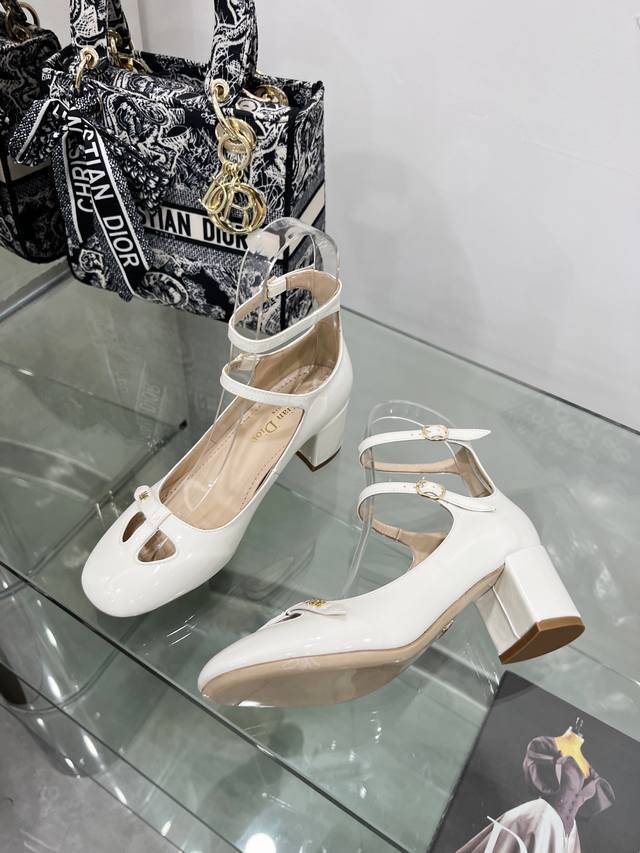 Factory P price P Dior summer new French retro fashion hollow double buckle thic