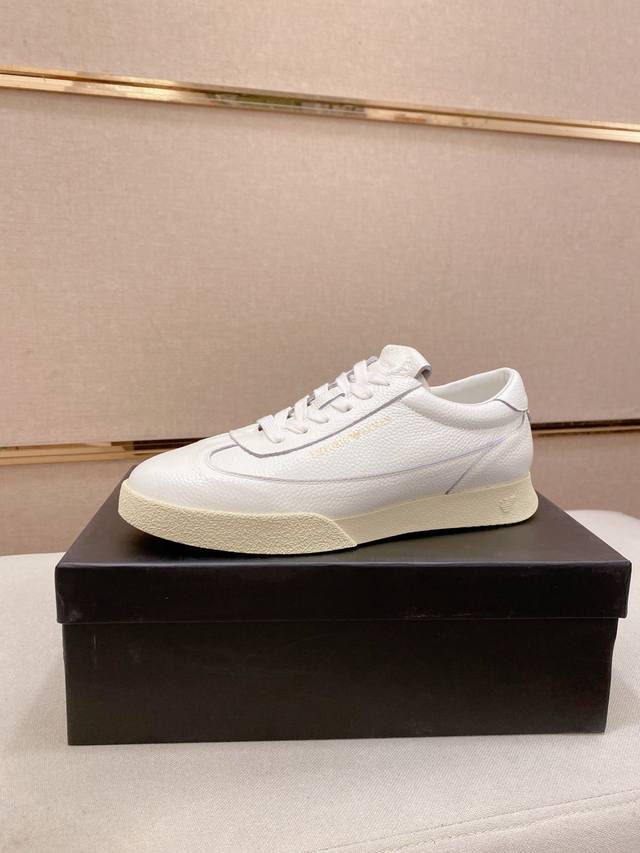 Factory Price Armani new style shoes are available at the same counter. The upp
