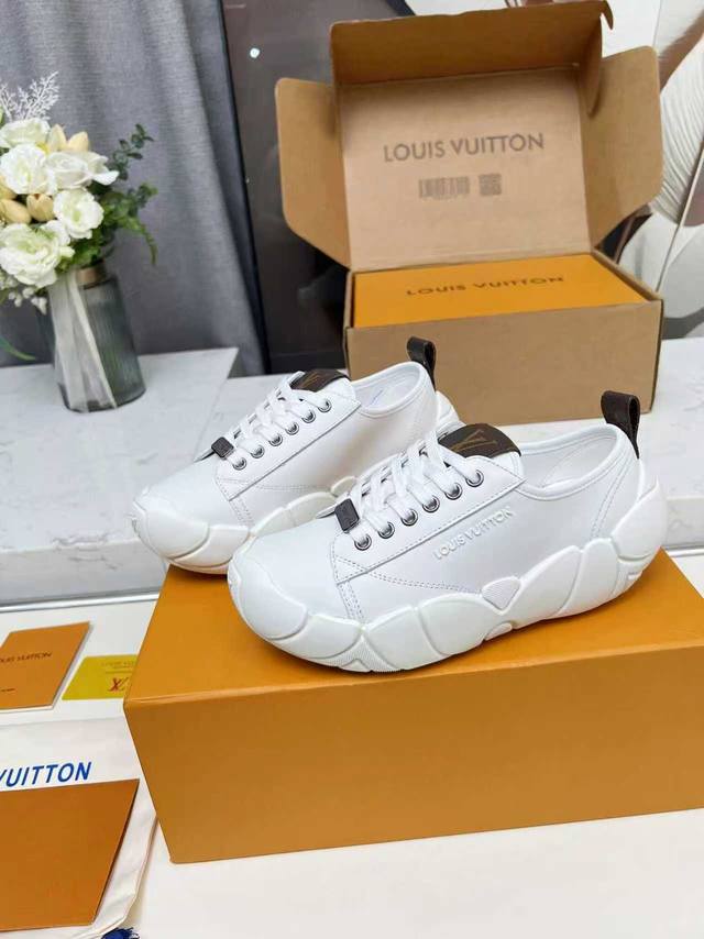 2025 New LV Bubble Cloud Shoes with Star Style, Feeling of Walking in the Clouds
