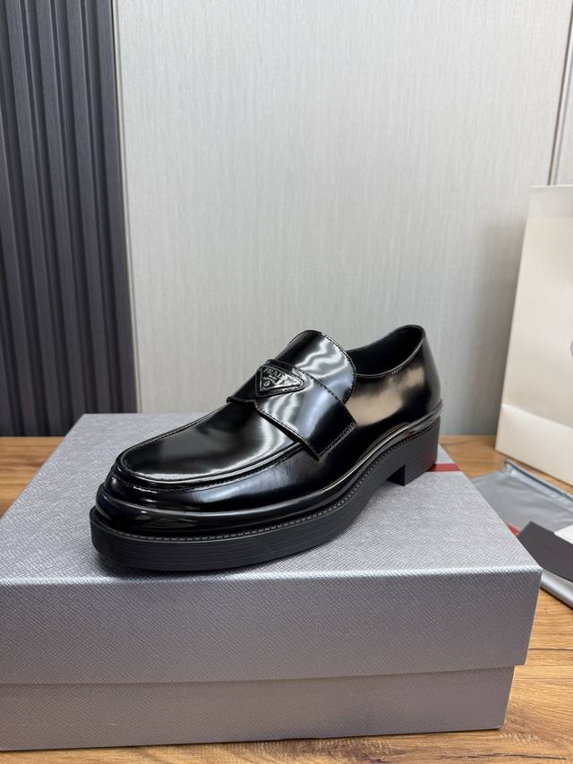 Factory Price Prada. Men's popular fashion leather shoes Original open-edge bea