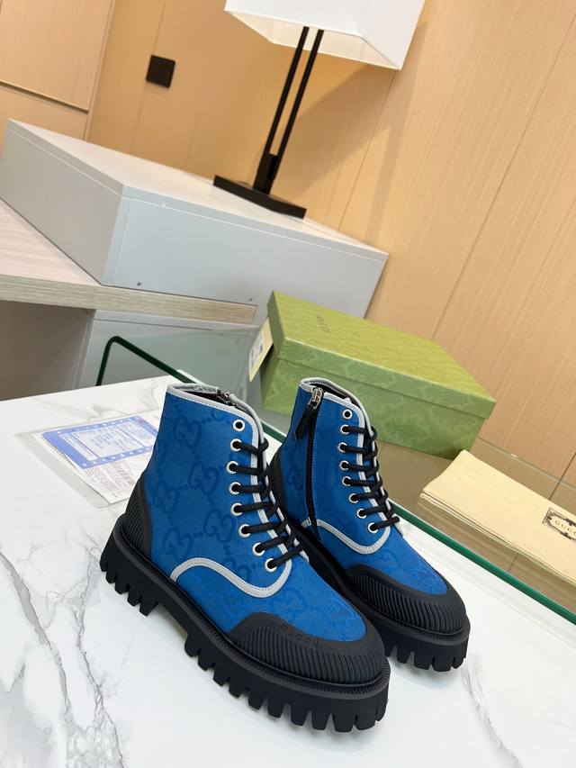 Authentic price, a one-to-one replica of Gucci canvas boots. Perfect for fall a