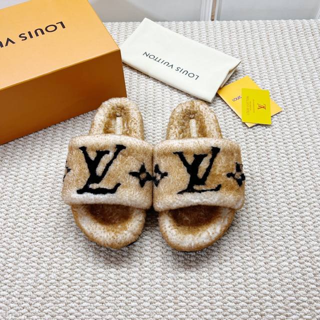 Thick sole plus 10 Help! This pair of LV furry slippers really understands wint