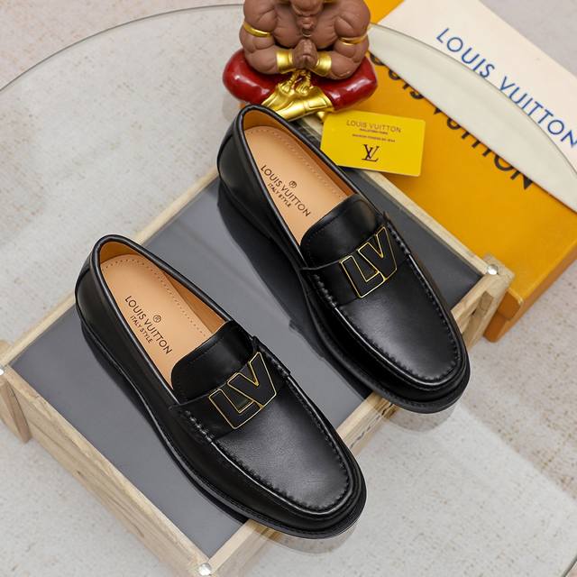 Factory Price Men's Sports Shoes Original Louis Vuitton. New Louis Vuitton Men'