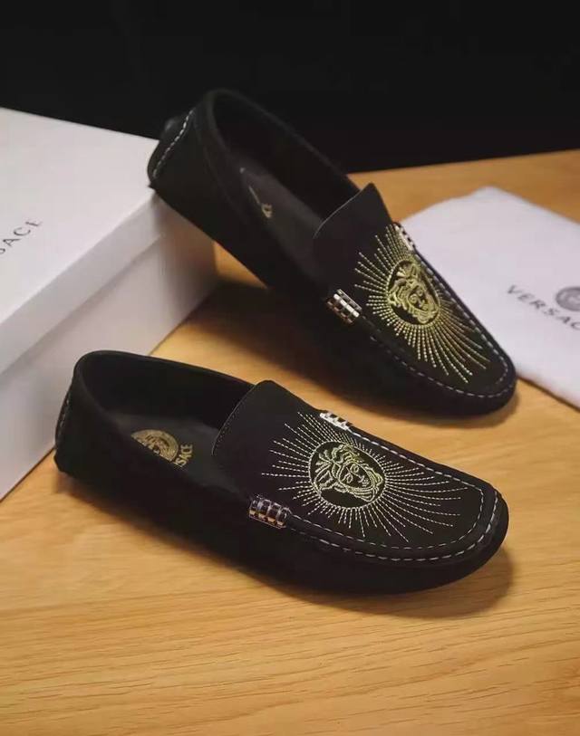 Factory Price Men's Sports Shoes, New from the Versace Official Flagship Store.