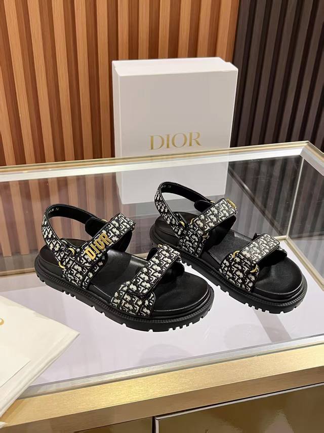 Factory Price: Original Women's Shoes and Athletic Shoes. Dior's popular canvas