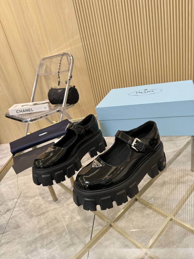 Factory-priced women's shoes, original Prada sports shoes, a must-have for every