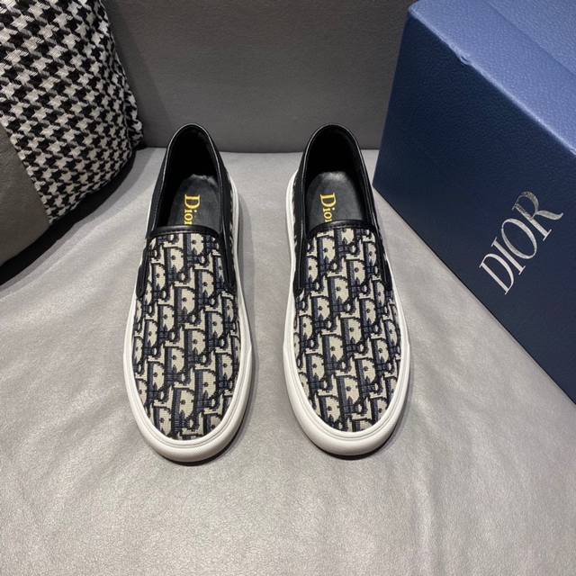 Factory Price Men's Sports Shoes Original Dior Series Casual Shoes. Dior Hong K