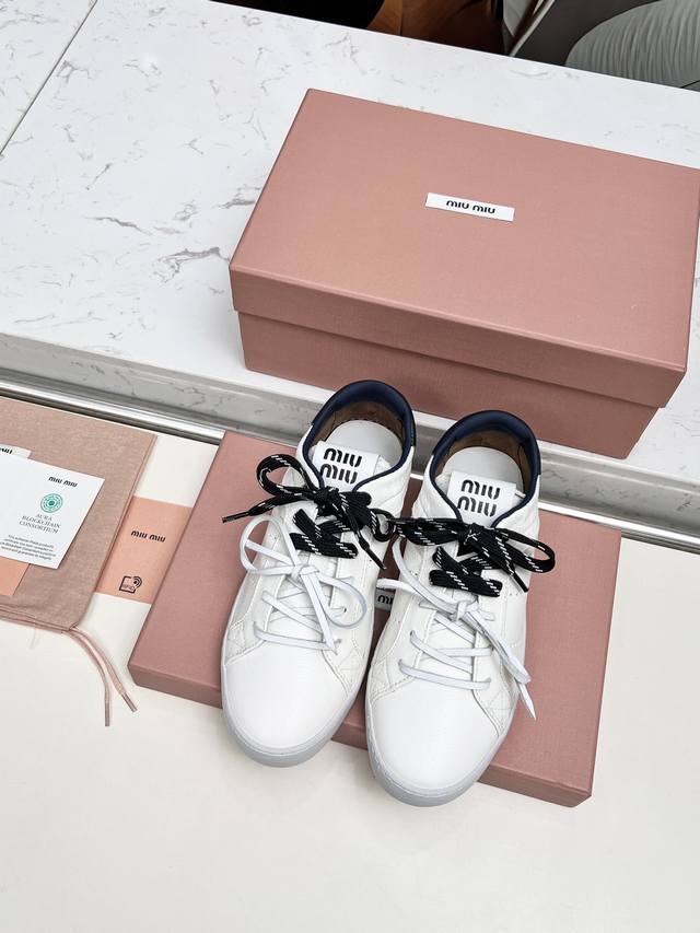 Factory price women's shoes, original sports shoes DDD. Miumiu's latest retro-st