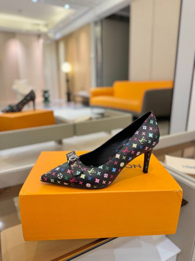 Factory Price Women's Clothing and Shoes, Original Louis Vuitton DDD. Louis Vui