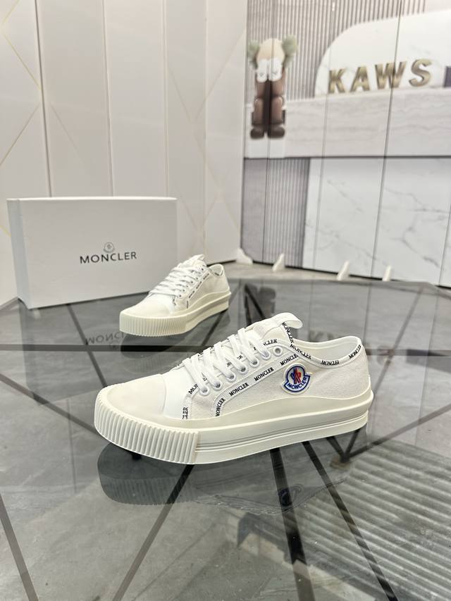 Factory Price Men's Sports Shoes Original Product Brand: Moncler Low-Top Casual