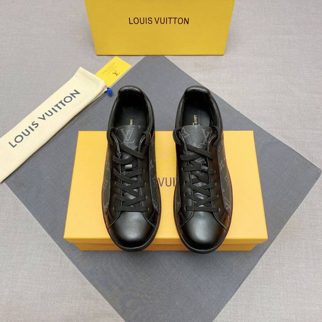 Factory Price Men's Original *Ouis *Uitto* Low-Top Sneakers. Crafted from impor