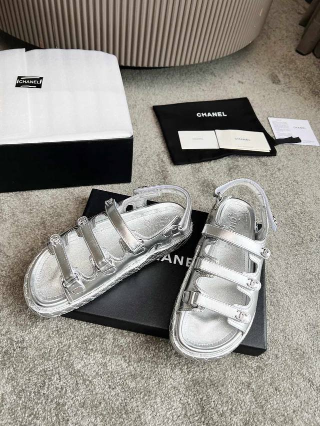 Factory Price Women's Shoes and Sportswear Original Chanel Little Chanel Velcro