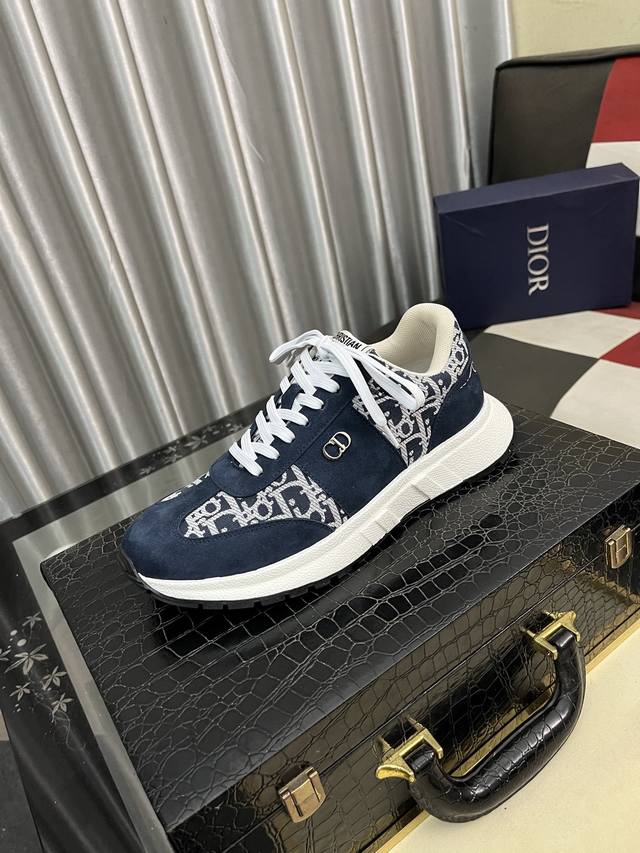 Factory Price: Unique Dior modern sneakers. Casual leather shoes. Imported from