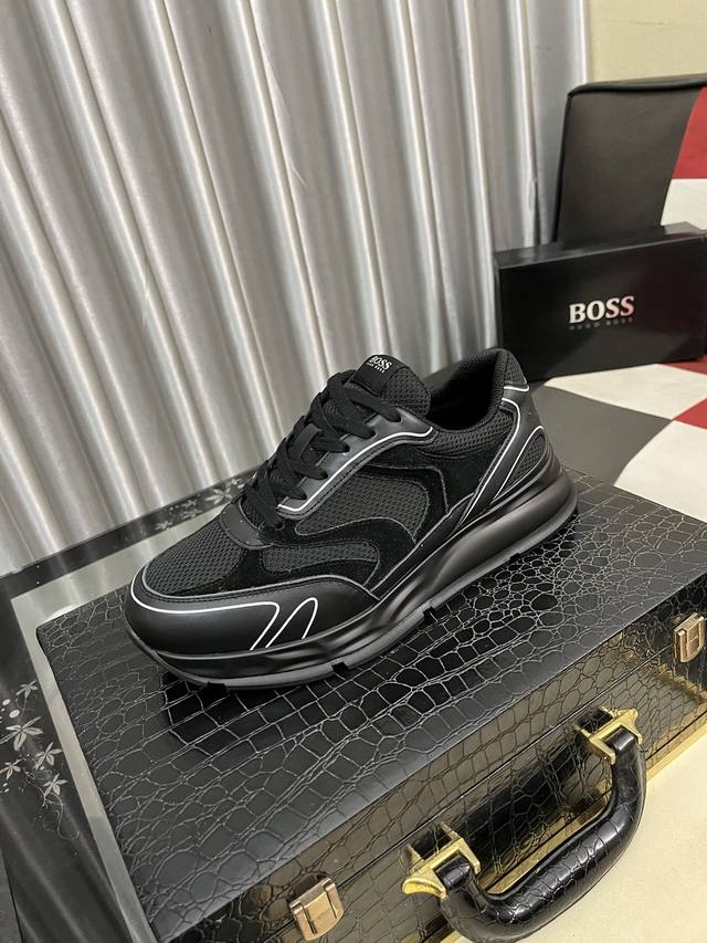 Factory Price: Boos men's casual shoes. Made of imported calfskin, the upper is