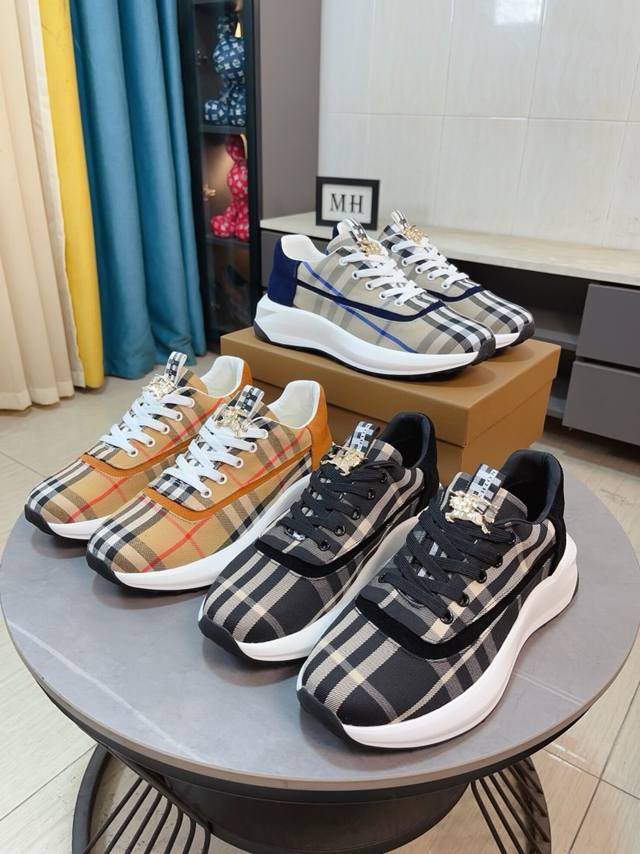 Burberry's new lace-up casual men's shoes are the first to be launched. The mate