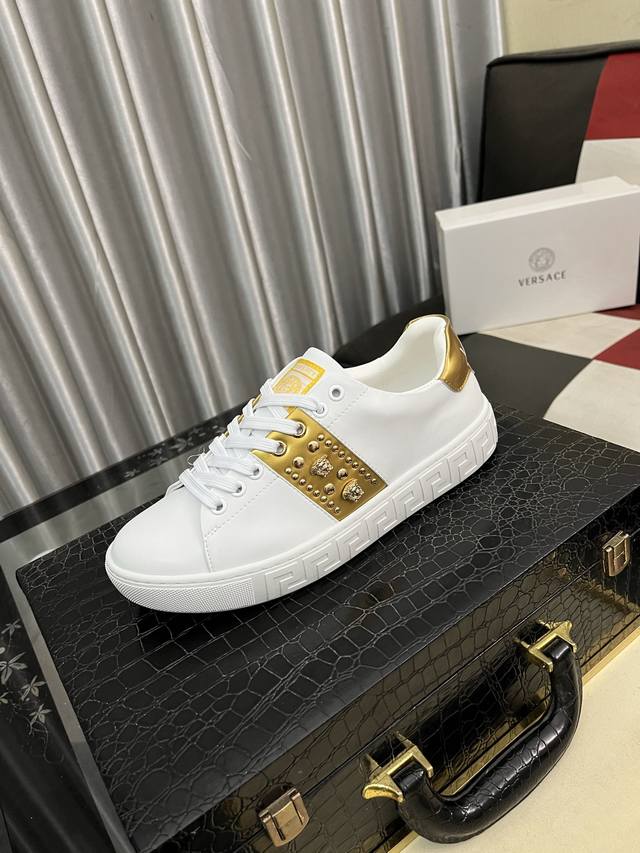 Factory Price: Versace's latest meticulously crafted style is sure to rock the