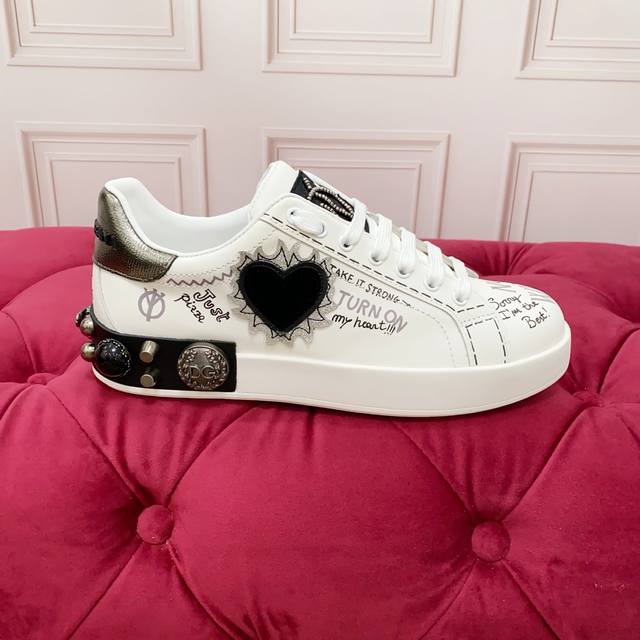 Actual Price: High-quality brand outsole. Dolce & Gabbana's 2025 new models, exc