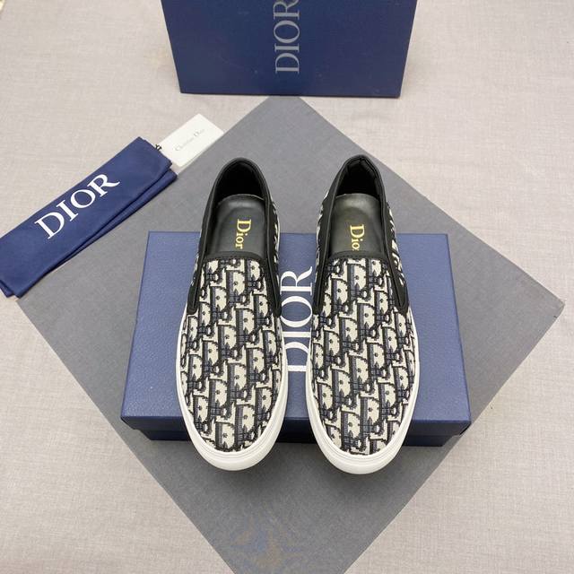 Dior Series Casual Shoes. New Dior men's casual shoes are now available at Dior'