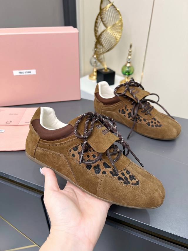 Miumiu Miu Miu 2025 Early Spring Latest Runway Casual Sports Shoes, Forrest Gump