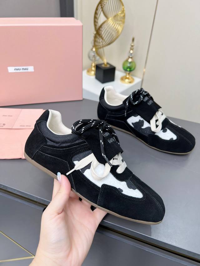 Miumiu Miu Miu 2025 Early Spring Latest Runway Casual Sneakers, Forrest Gump Sho