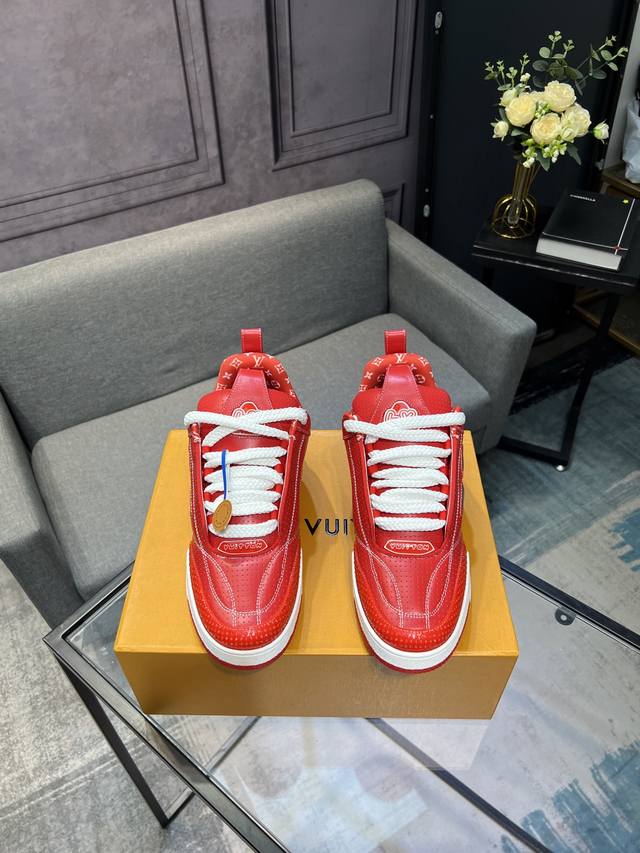 Lv top-of-the-line version of the new Louis Vuitton Lucky Trainer, a high-qualit