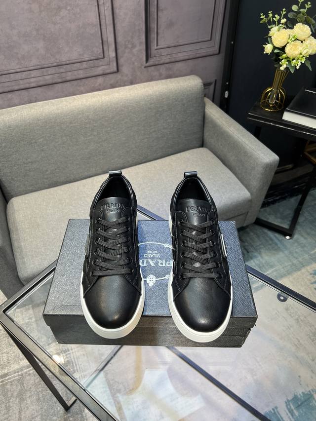 New single shoes made of Prada cowhide with imported sheepskin lining. Original