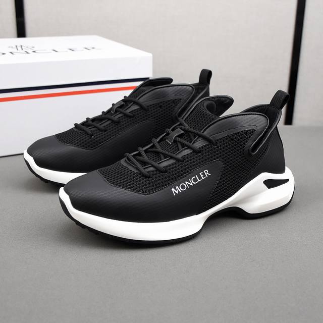 Moncler men's outdoor lace-up sneakers are comfortable and slip-resistant, desig