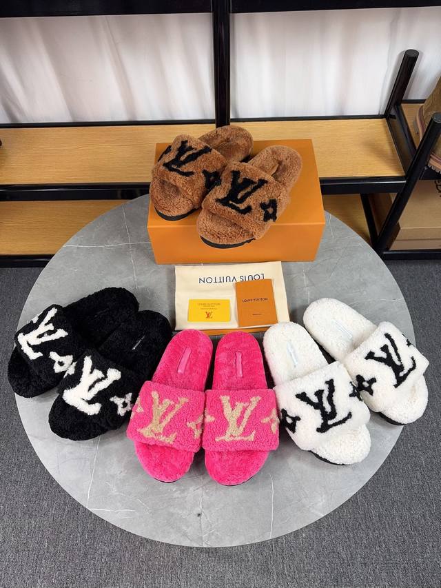 Louis Vuitton's new wool slippers are made of fine and soft wool DDD. They are m