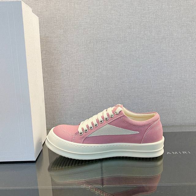 The infringing model is my heart-throb No one can refuse this pair of shoes. The