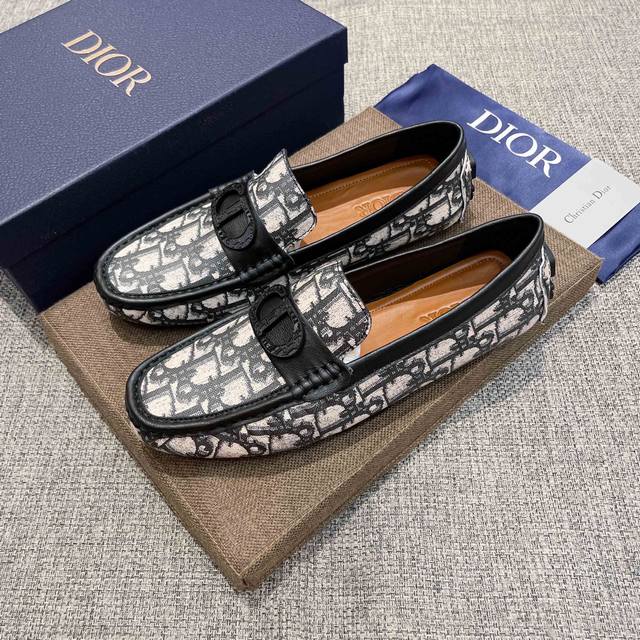 Available price for a new Dior model, a hit with Italian supermodels and aristo
