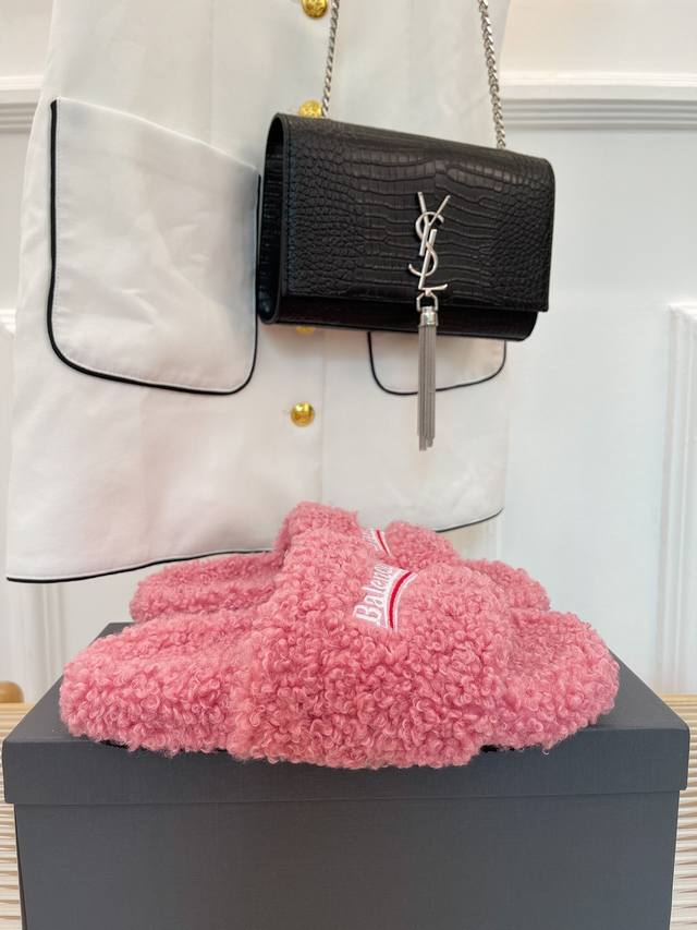 Actual Price: Balenciaga | New Spring/Summer Teddy Furry Slippers ______________