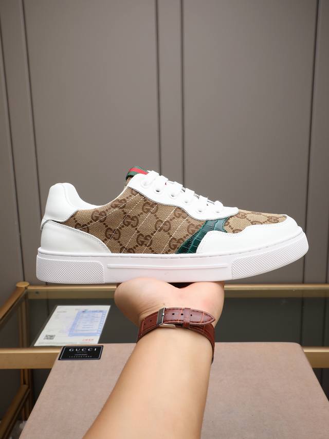 The upgraded version of Gucci uses cowhide + Gucci special materials + breathab