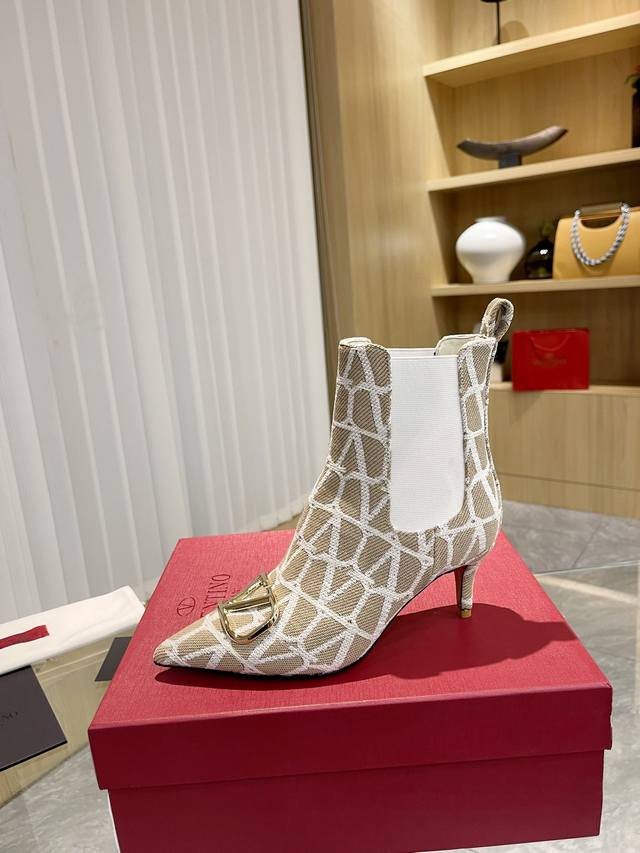 Factory Price: Original Valentino Women's Shoes and Athletic Shoes ~ Unique V-m