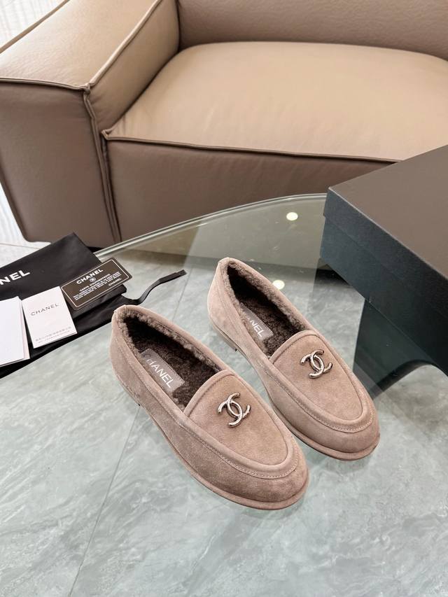 Factory Price Women's Shoes with Original Leather Outsoles Chanel 25Ss. A hot n