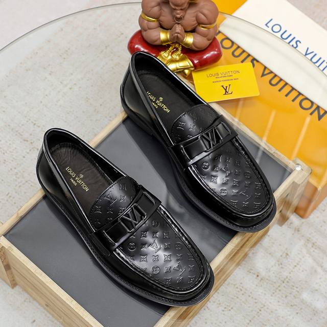 Factory Price Men's Sports Shoes Original Louis Vuitton lining. New Louis Vuitt