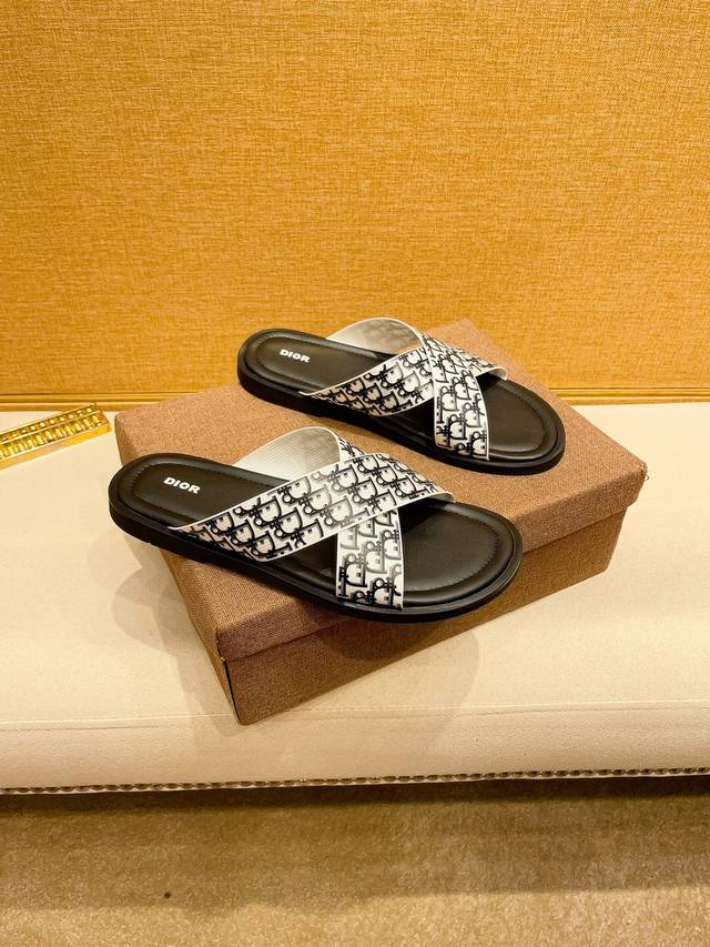 Factory-priced men's sports shoes. New arrival: Dior men's slipper-grade outsol