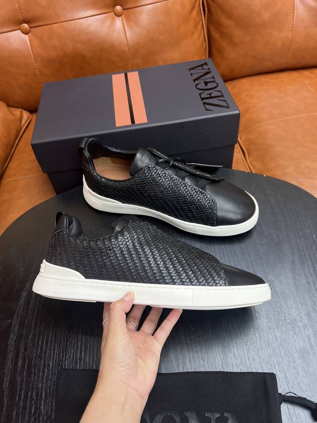 High-end quality Product trademark: Zegna* Low-top casual shoes Regular size: 3