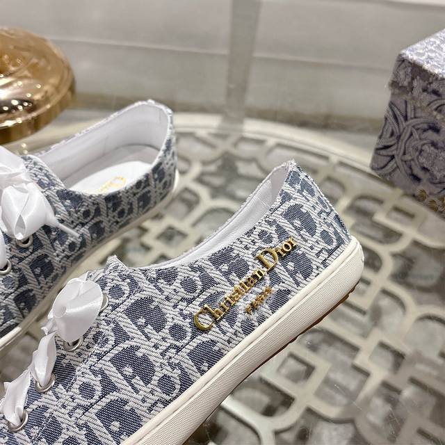 Fixed price, no discounts! Dior ballet-style casual shoes, the same style worn b