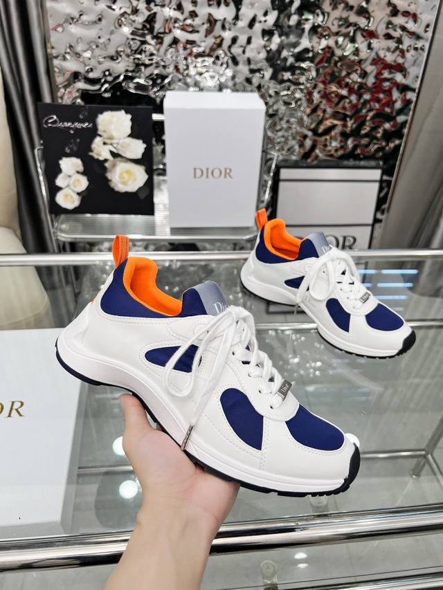 Fixed price, no discounts! Dior, the latest Star series from the runway, feature