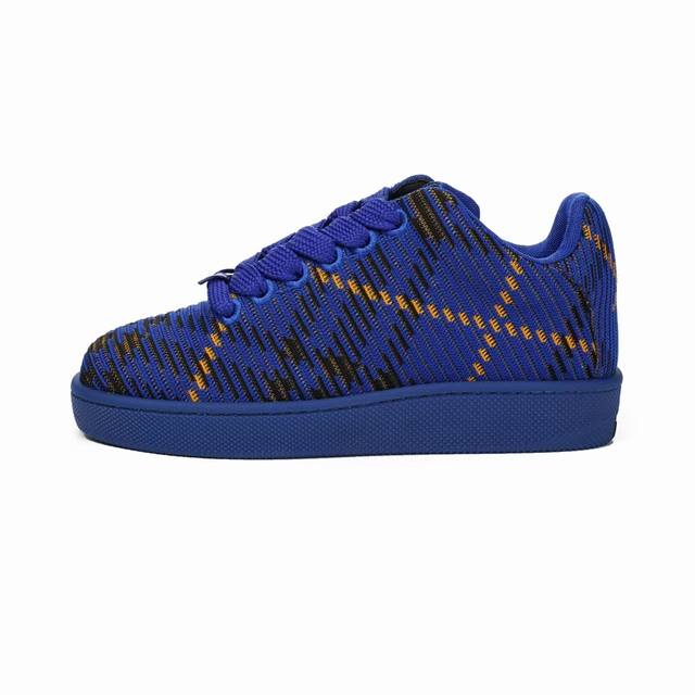 Italian-made sneakers crafted from smooth calfskin with contrast cuffs and side