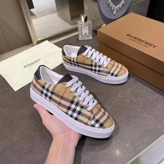 low-top sneakers, new models crafted from smooth leather with a vibrant decorat
