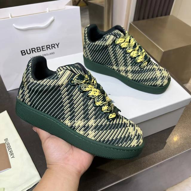 Top Edition Burberry Italian-made stretch nylon sneakers with a checkered patte