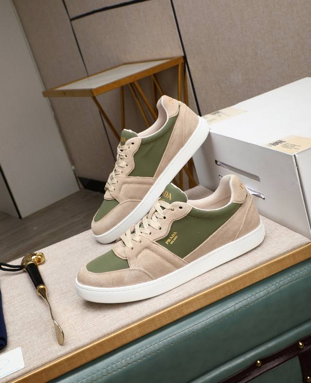 High-end edition official hit, Prada's flagship model, avant-garde and versatil