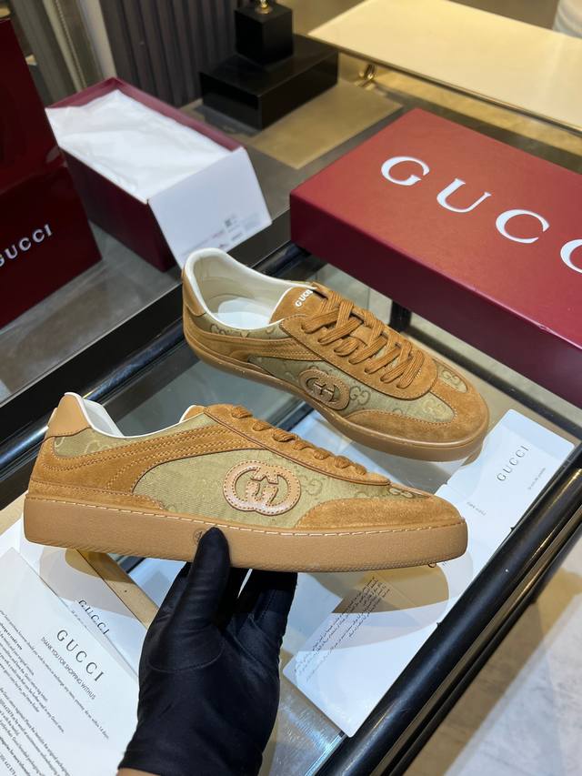 Actual Price: Gucci Gucci couple's Dexter shoes; Forrest Gump shoes; classic ret