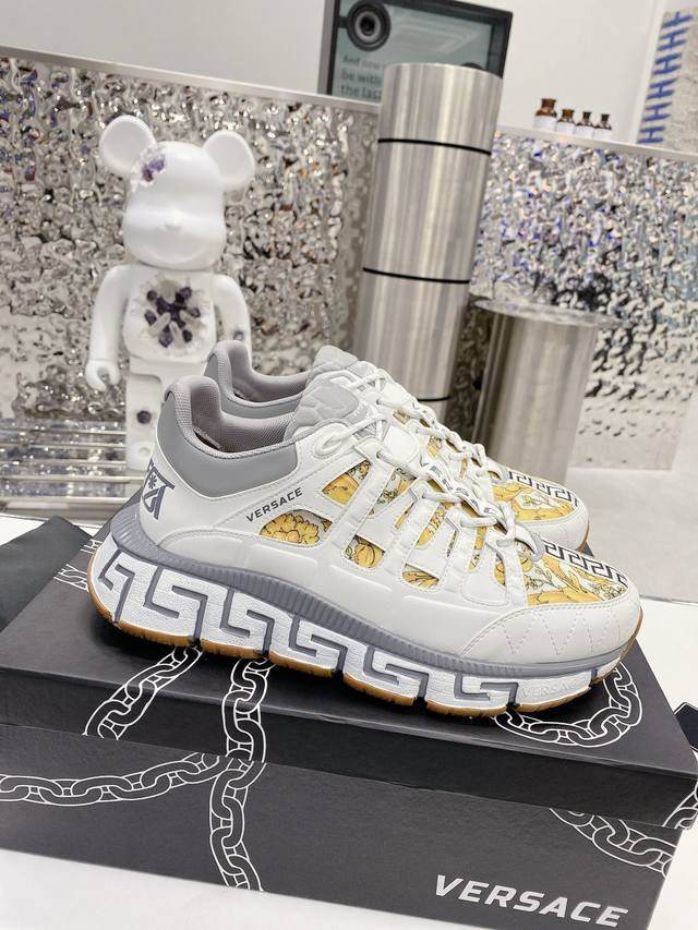 Actual price: Versace's latest runway casual dad shoes, couple's models for men