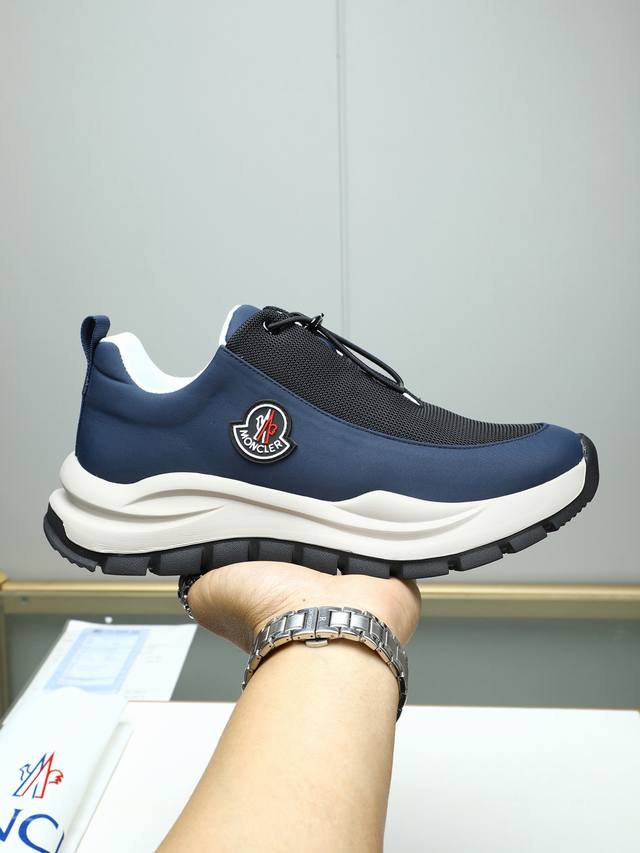 Moncler men's outdoor lace-up sneakers are comfortable and slip-resistant, desig